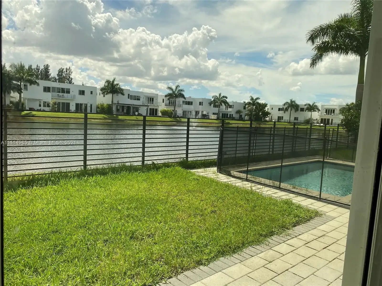 10250 NW 75th Ter, Doral FL 33178 photo 5