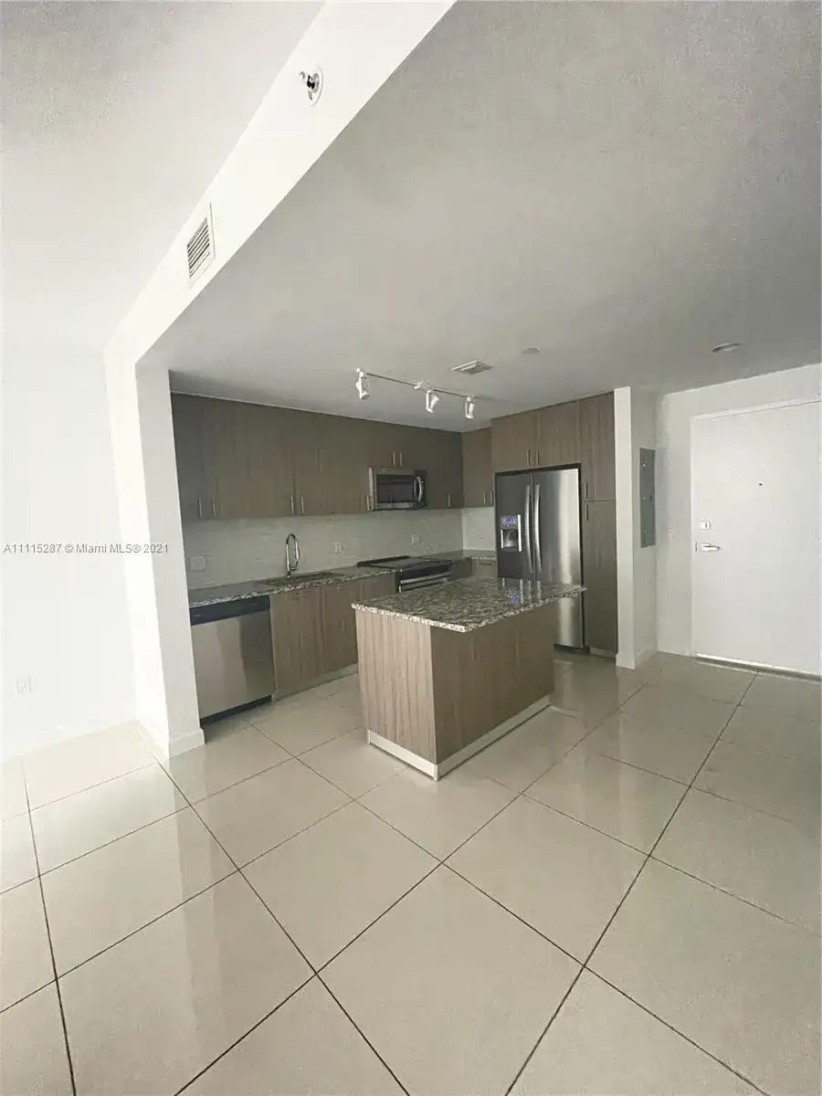 5250 NW 84th Ave, Doral FL 33166 photo 2