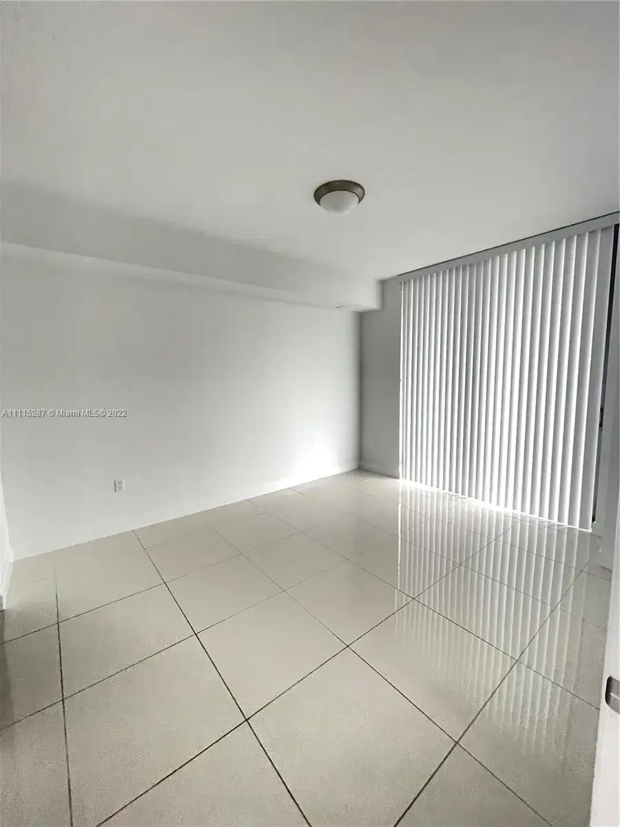 5250 NW 84th Ave, Doral FL 33166 photo 4