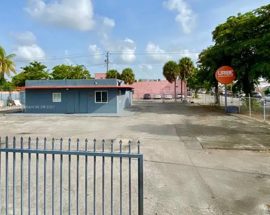 1910 NW 17th Ave, Miami FL 33125