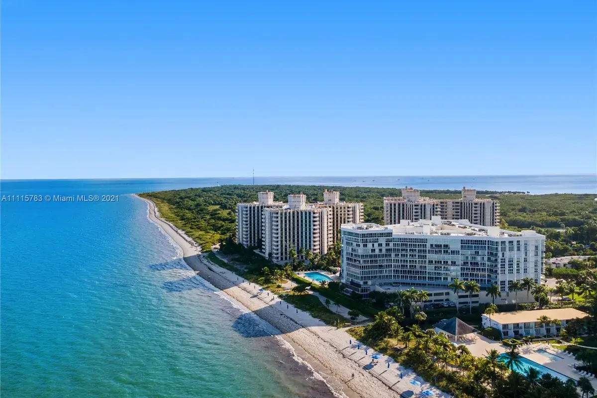 600 Grapetree Dr, Key Biscayne FL 33149
