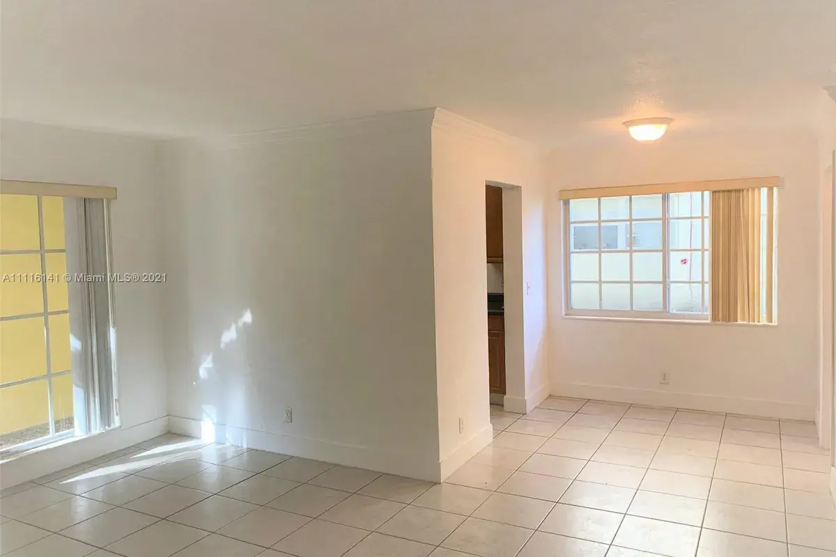 105 NE 12th Ave # 5, Hallandale Beach FL 33009