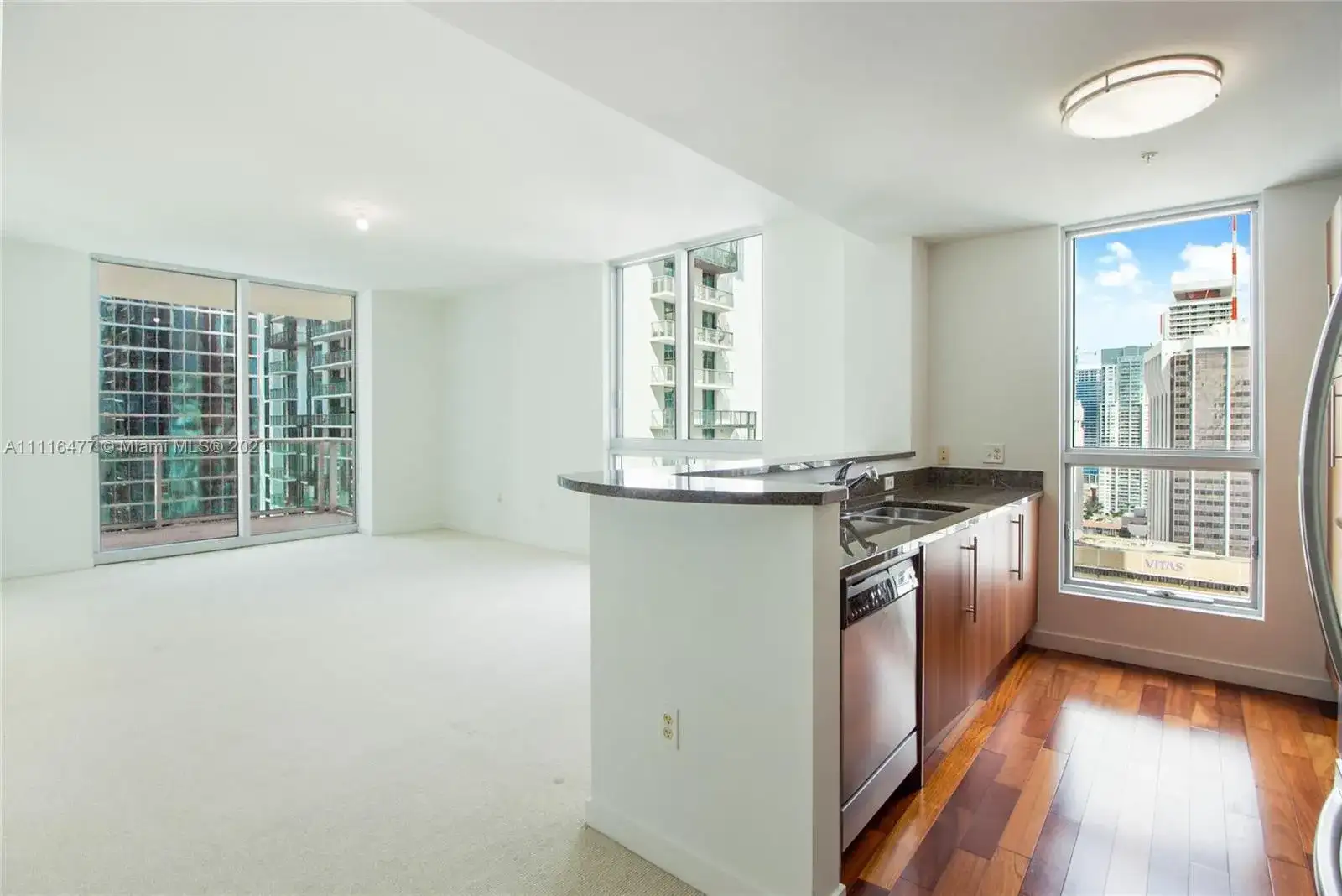 300 S Biscayne Blvd # 3201, Miami FL 33131 photo 3