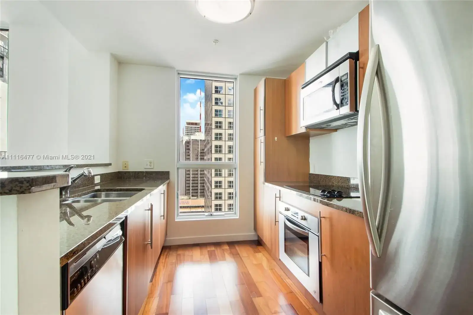 300 S Biscayne Blvd # 3201, Miami FL 33131 photo 4