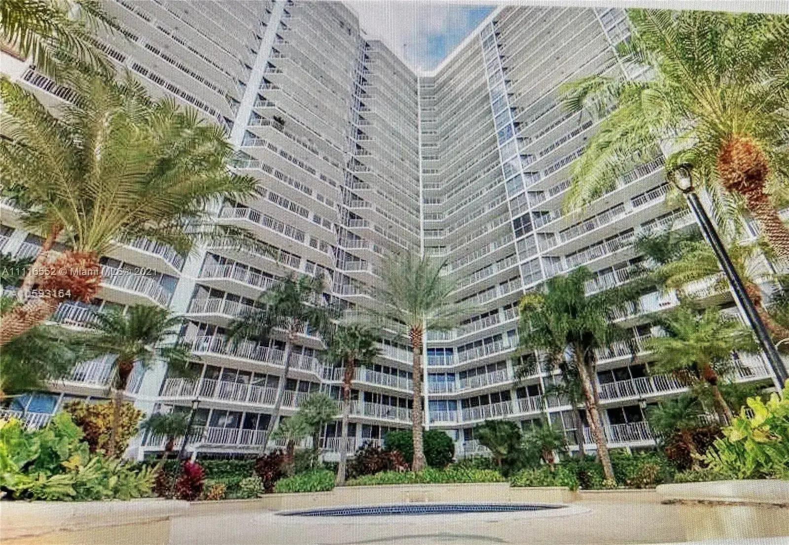 7601 E Treasure Dr # 1518, North Bay Village FL 33141