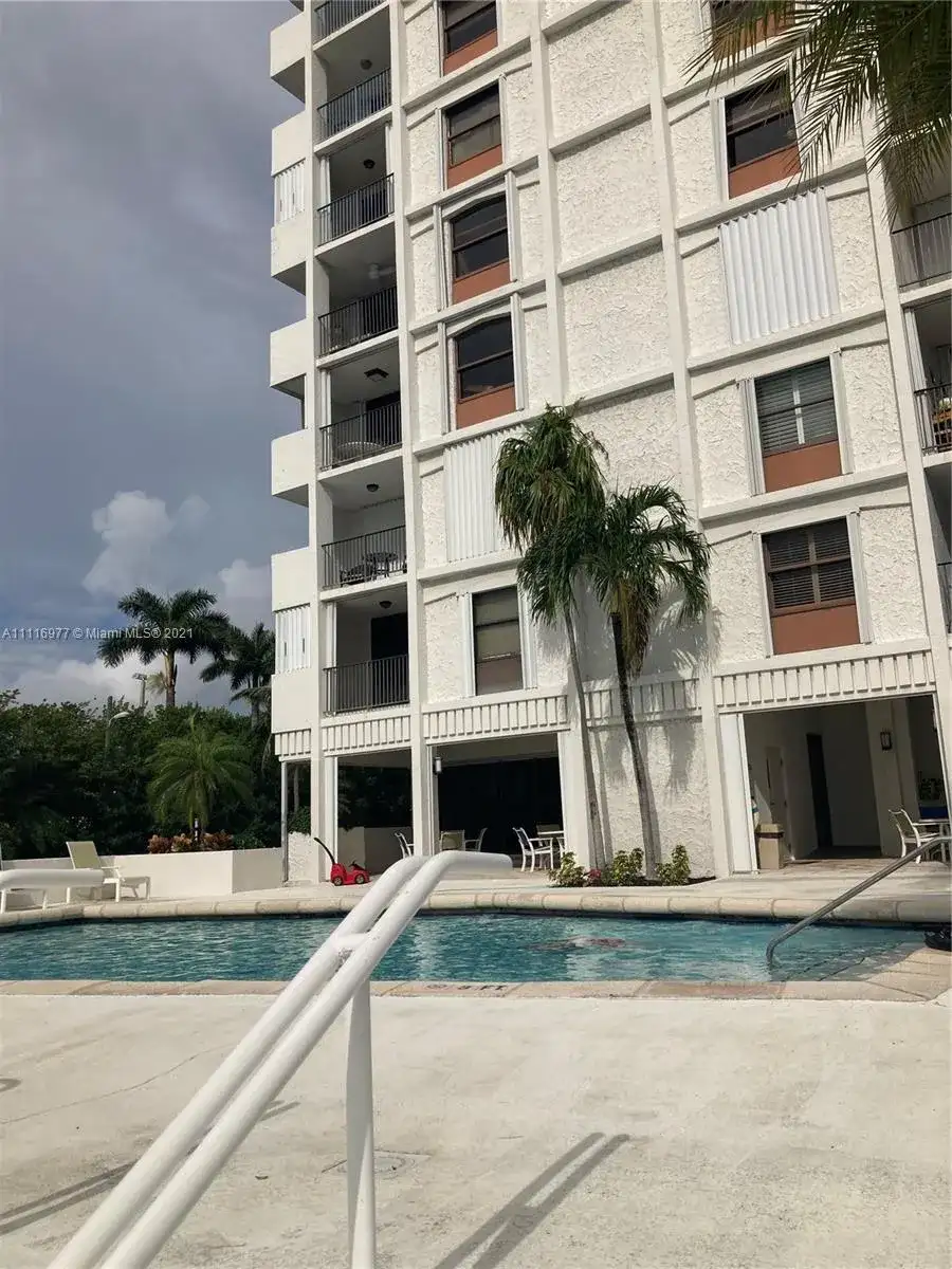 1600 S Bayshore Ln # 8D, Coconut Grove FL 33133 photo 5