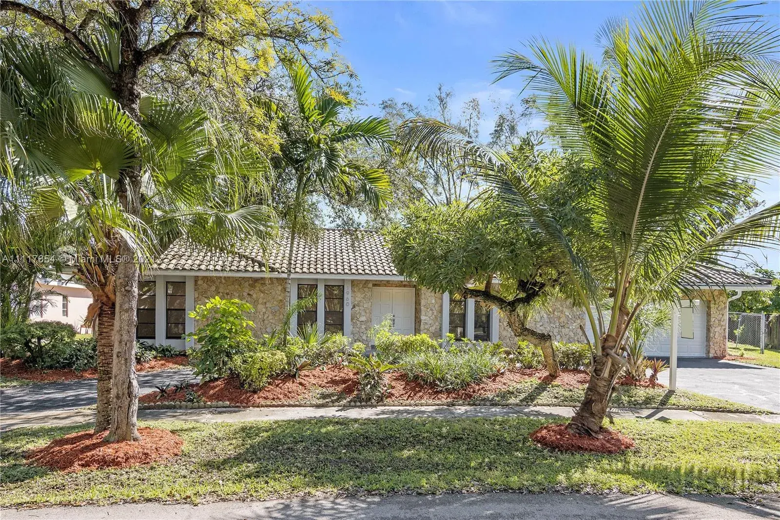 1960 SW 51st Ter, Plantation FL 33317