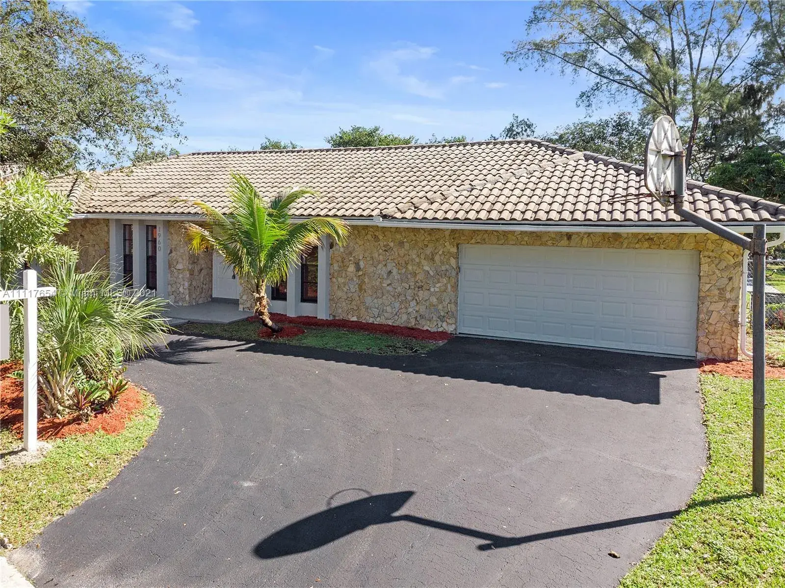 1960 SW 51st Ter, Plantation FL 33317