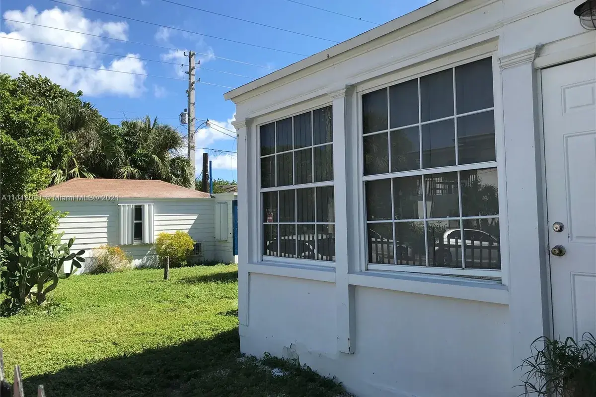 7945 Harding Ave, Miami Beach FL 33141