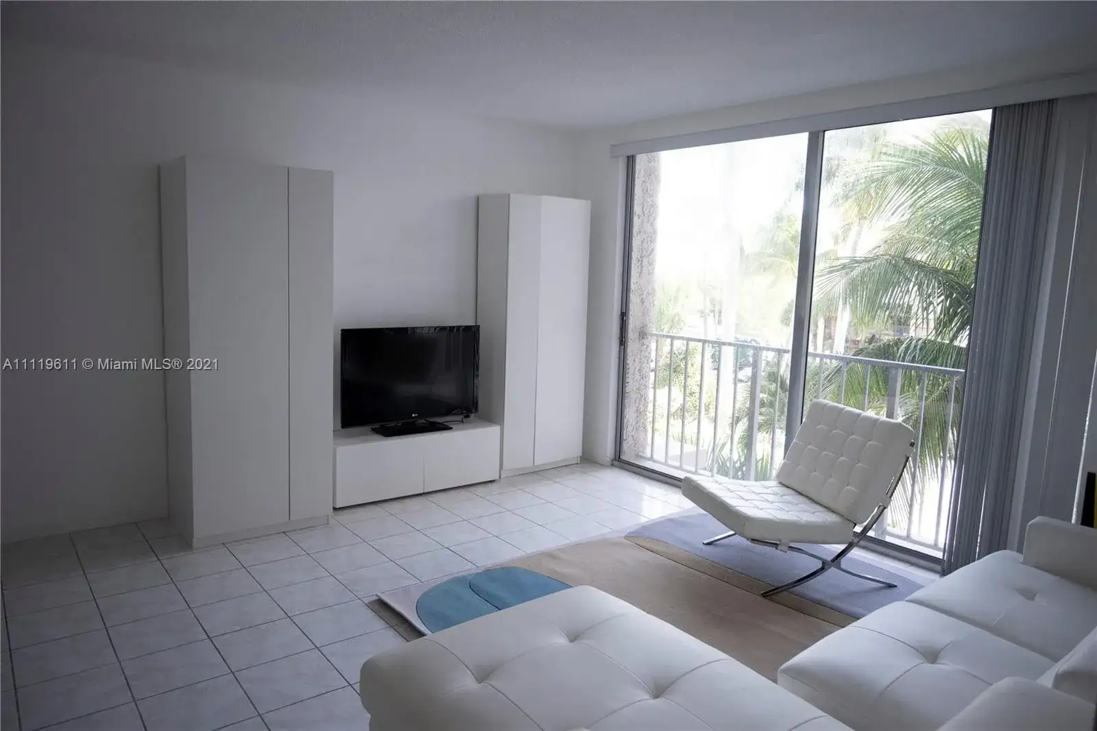 1 bedroom 1 bath Residential for sale at 800 West Ave # 414, Miami Beach FL 33139
