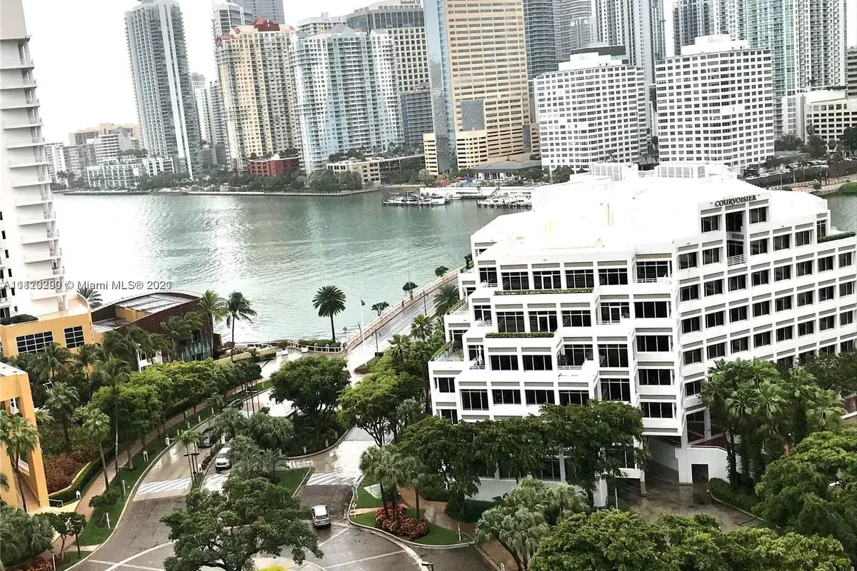 520 Brickell Key Dr # A1717, Miami FL 33131