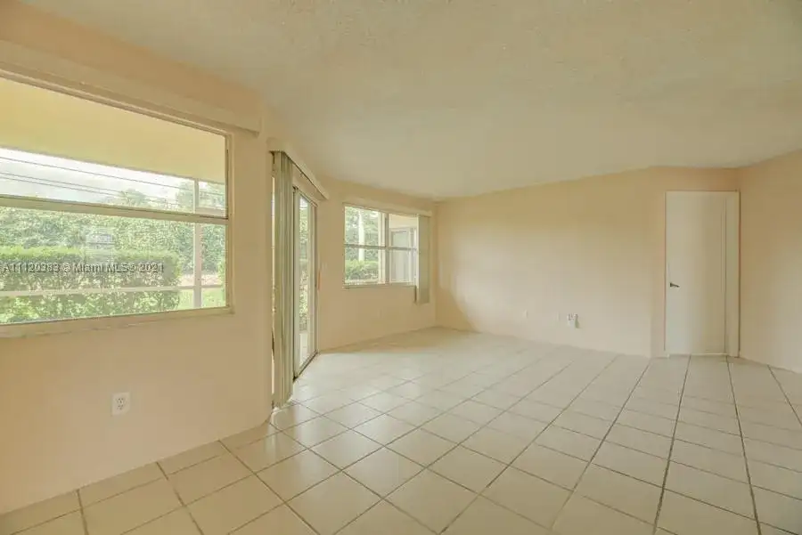 2271 SE 27th Dr # F, Homestead FL 33035 photo 3
