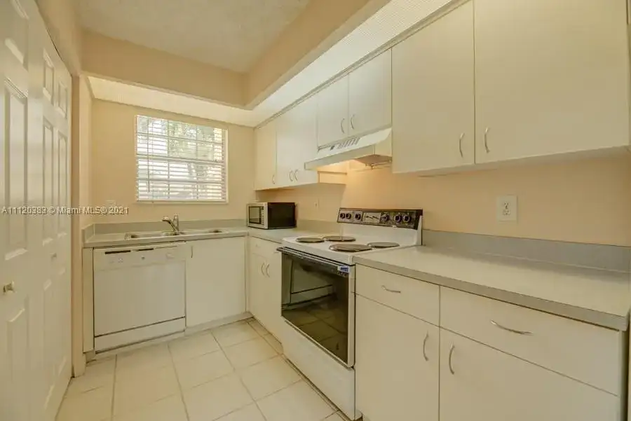2271 SE 27th Dr # F, Homestead FL 33035 photo 5