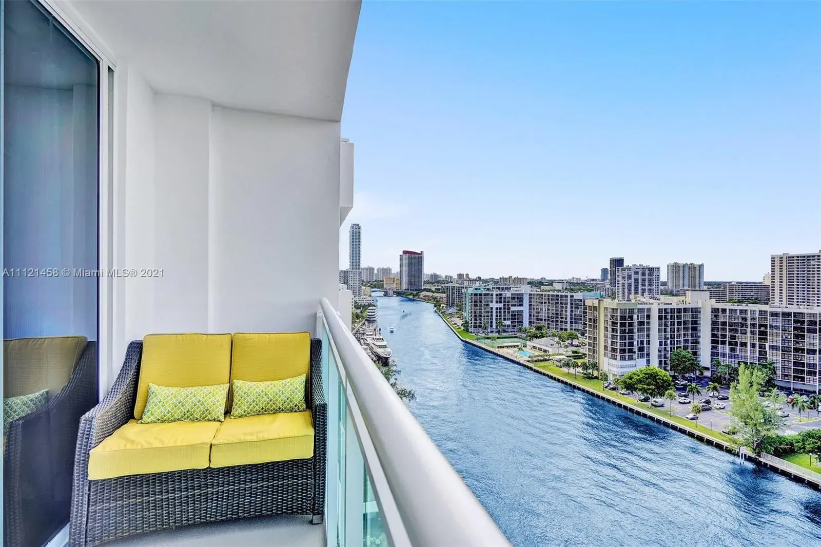 3000 S Ocean Dr # 1520, Hollywood FL 33019