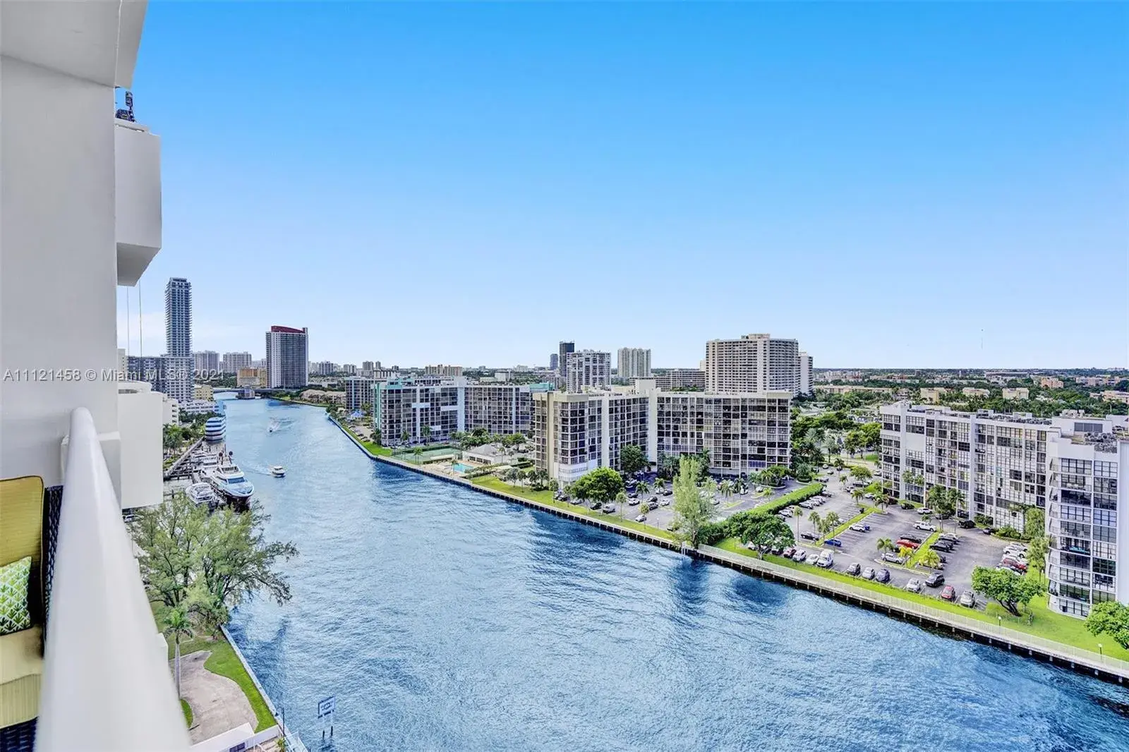 3000 S Ocean Dr # 1520, Hollywood FL 33019