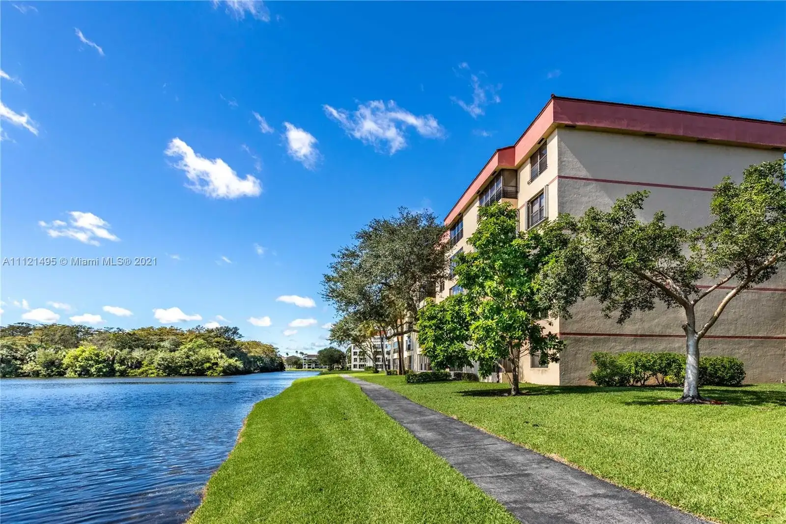 2768 S Carambola Cir S # 506, Coconut Creek FL 33066 photo 2