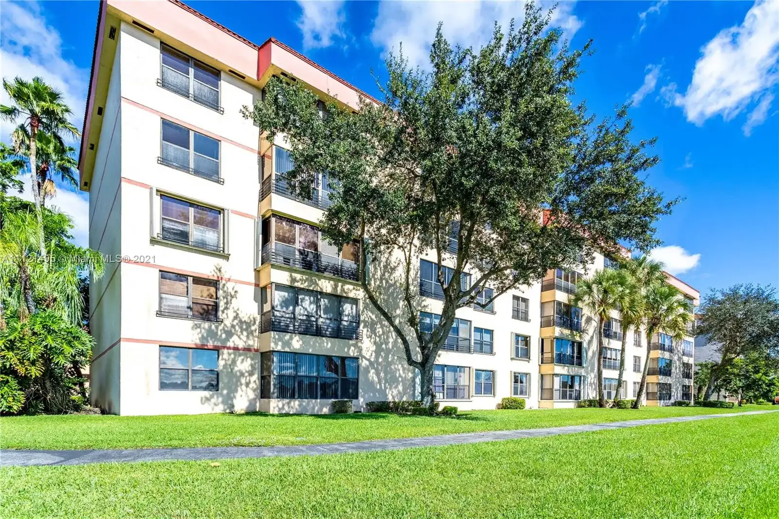 2768 S Carambola Cir S # 506, Coconut Creek FL 33066 photo 5