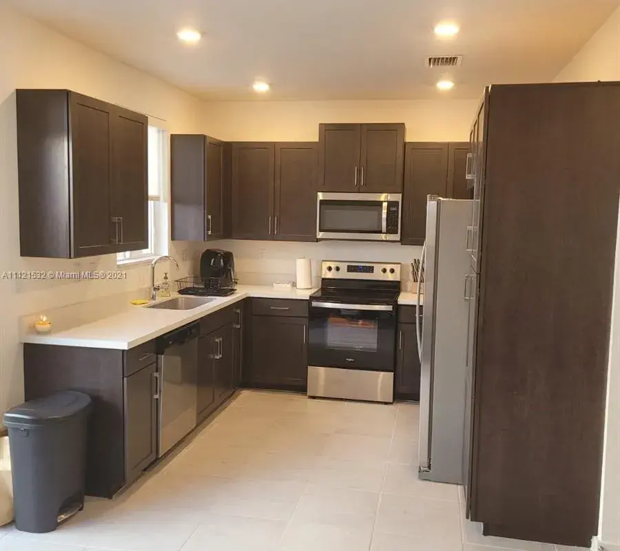 1051 SE 23rd Ter, Homestead FL 33035