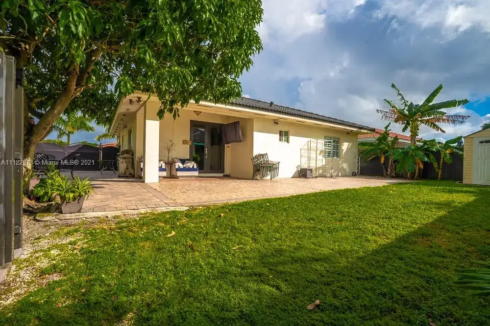 19980 NW 78th Path, Hialeah FL 33015 photo 5