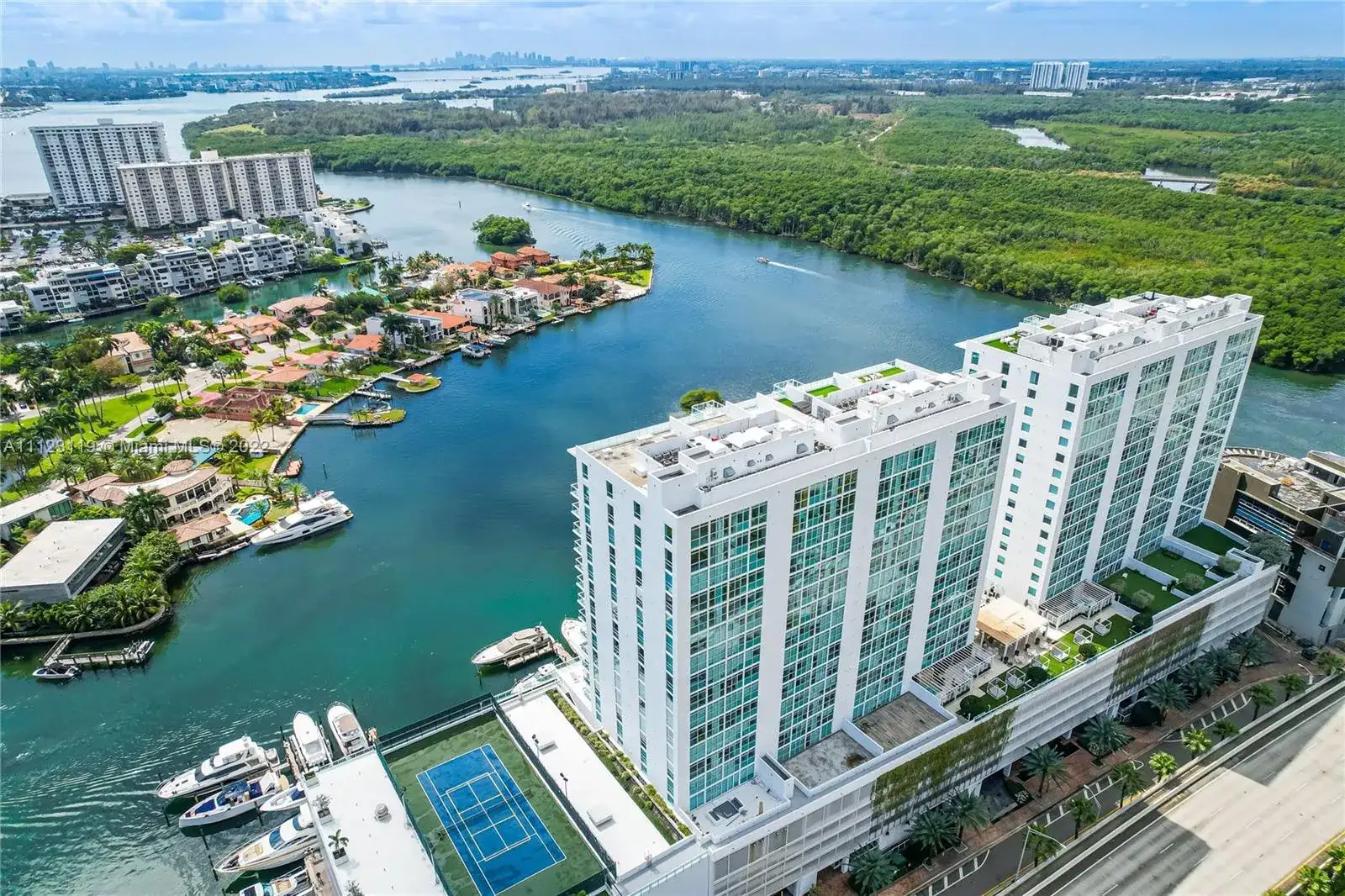 400 Sunny Isles Blvd # 119, Sunny Isles Beach FL 33160 photo 3
