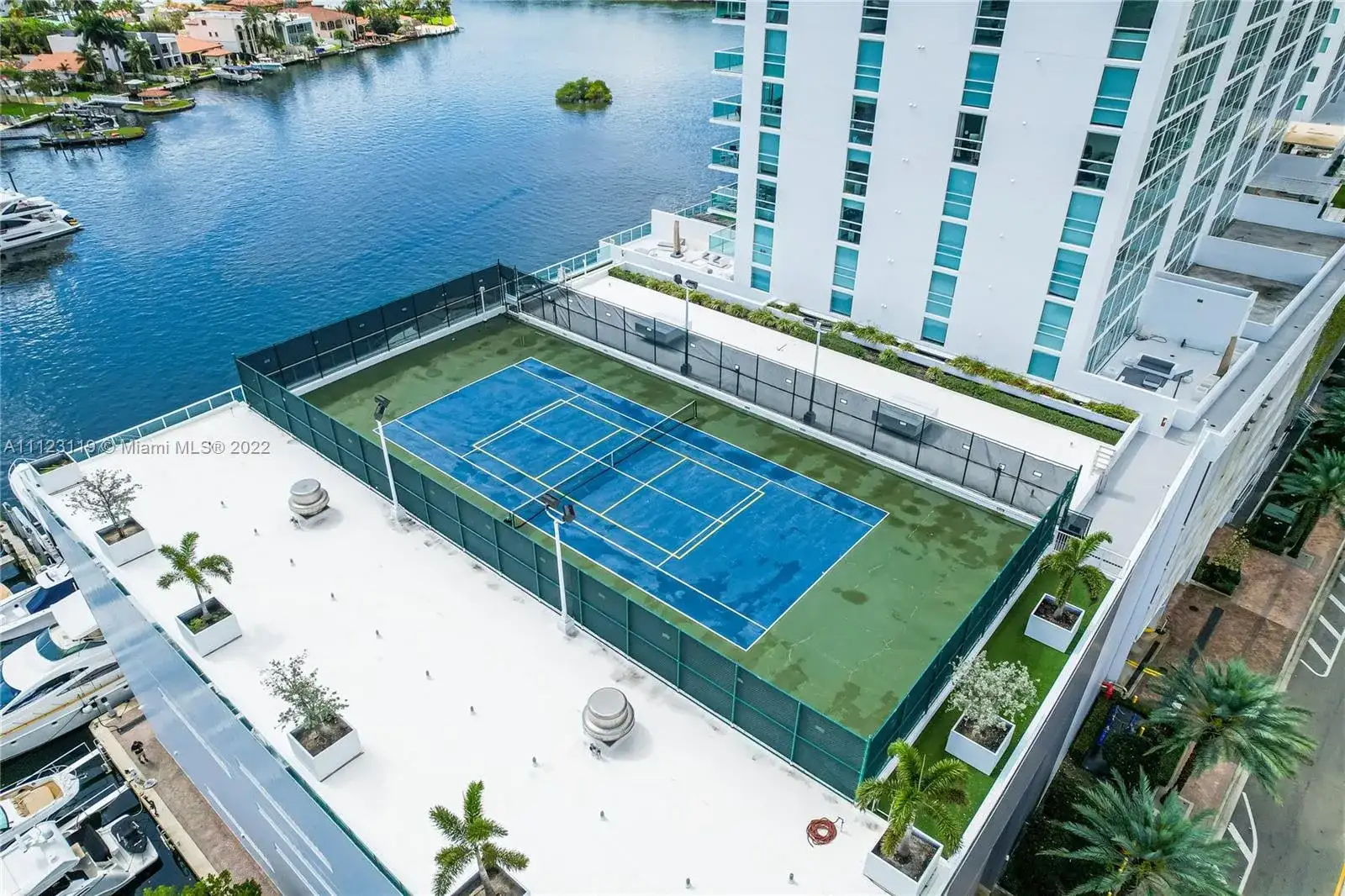 400 Sunny Isles Blvd # 119, Sunny Isles Beach FL 33160 photo 4