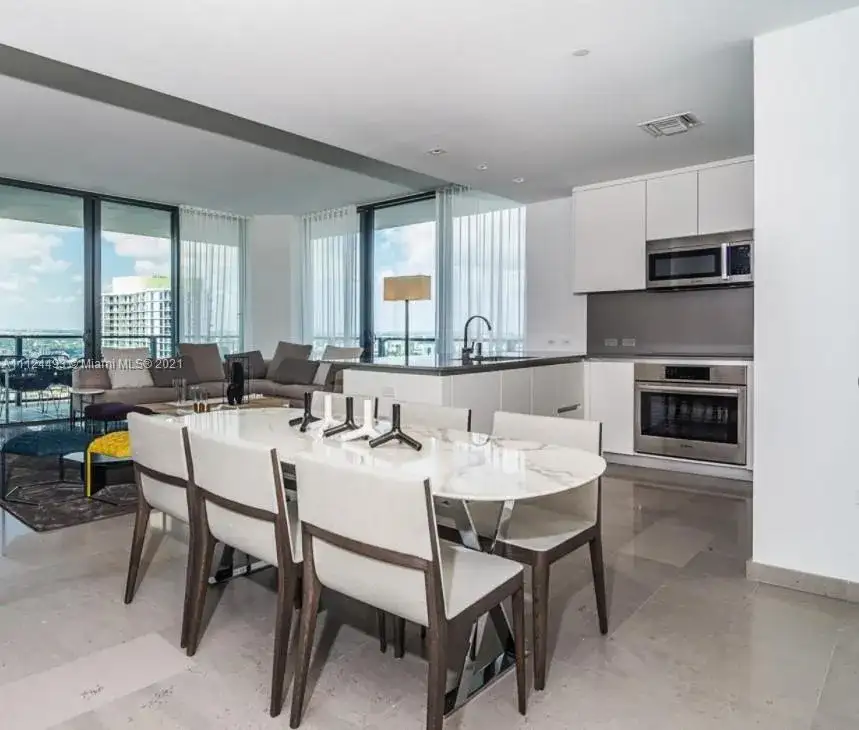 88 SW 7th St # 3012, Miami FL 33130 photo 5