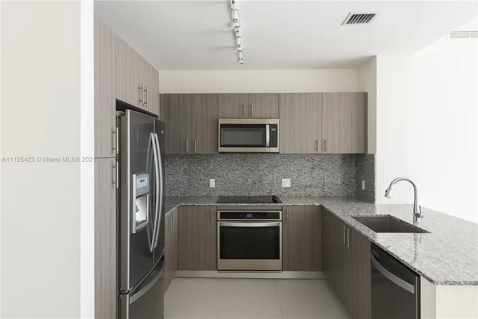 5350 NW 84th Ave # 2013, Doral FL 33166 photo 2