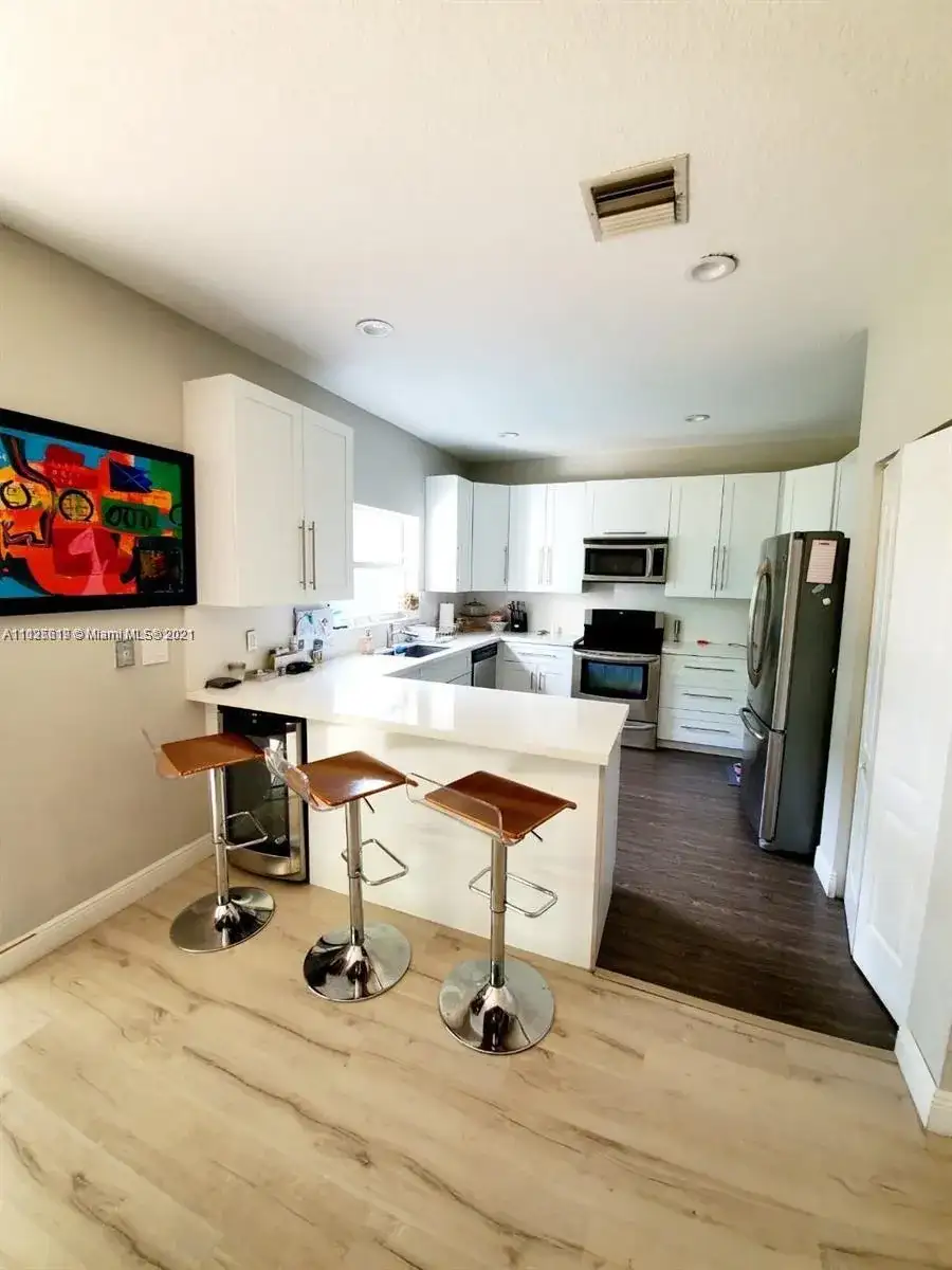 10912 NW 58th Ter, Doral FL 33178 photo 5