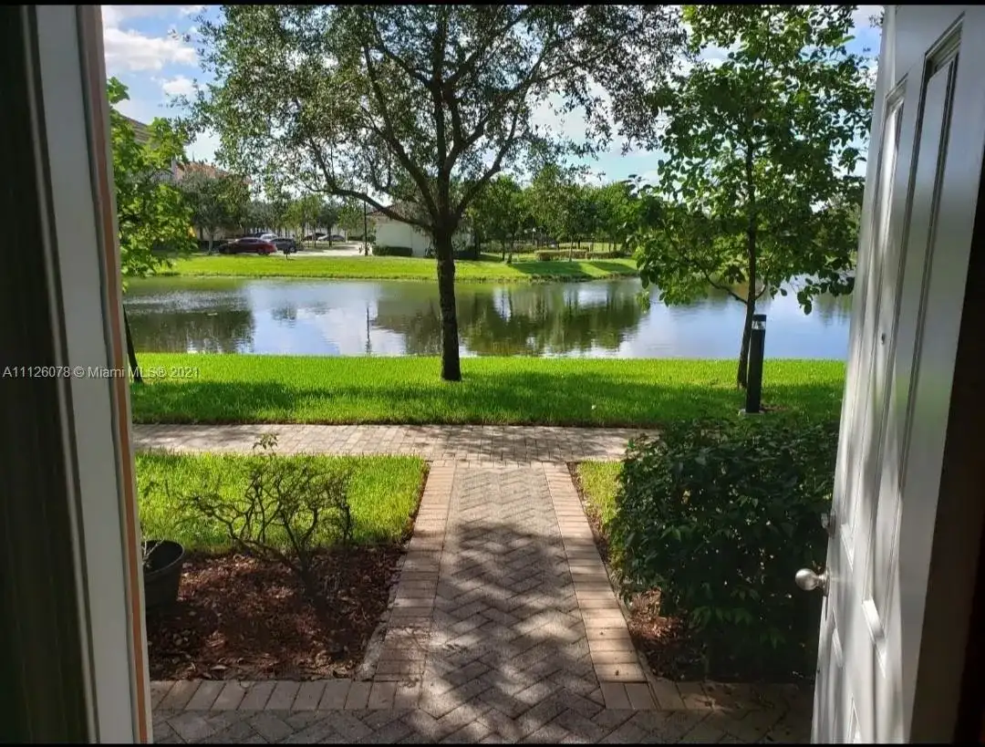 3172 NW 127th Ter, Sunrise FL 33323 photo 2