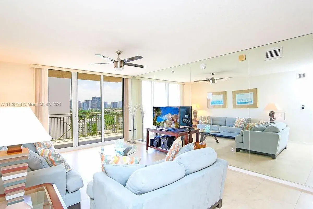 2080 S Ocean Dr # 1405, Hallandale Beach FL 33009