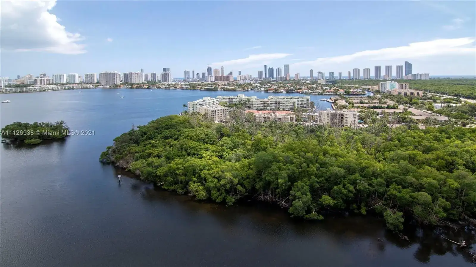 16385 Biscayne Blvd # 2016, North Miami Beach FL 33160 photo 4