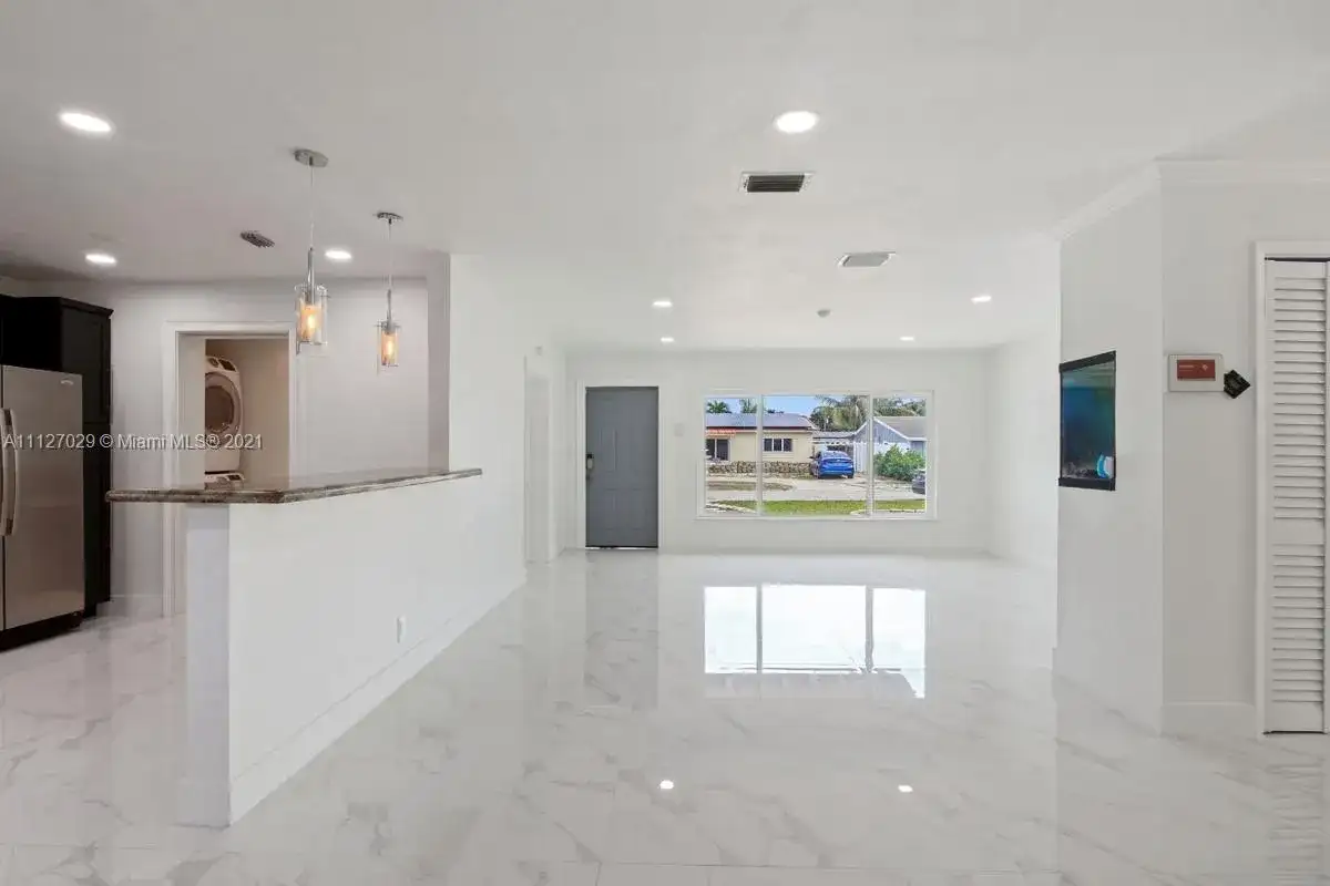 330 N 69th Way, Hollywood FL 33024 photo 5
