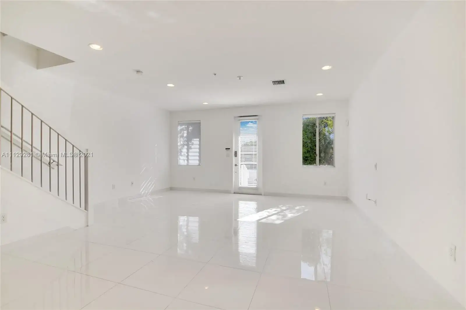 2621 NE 212th Ter # 206, Miami FL 33180 photo 3