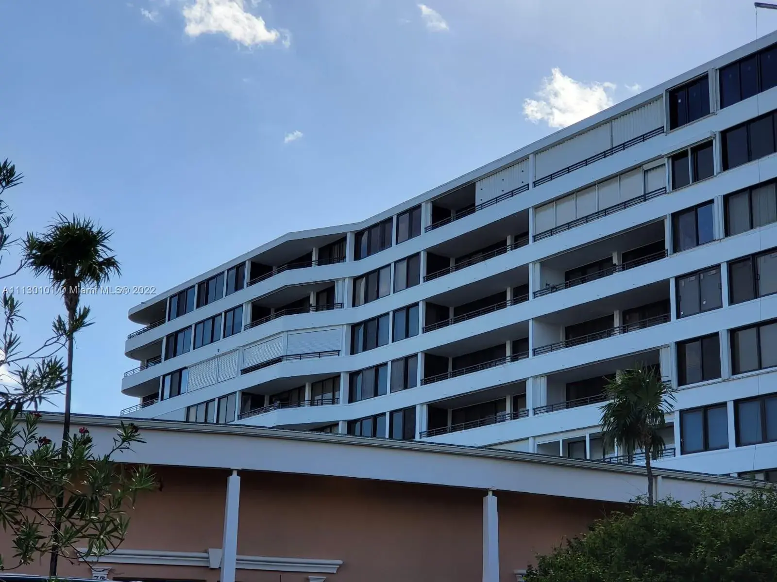 3589 S Ocean Blvd # 914, South Palm Beach FL 33480