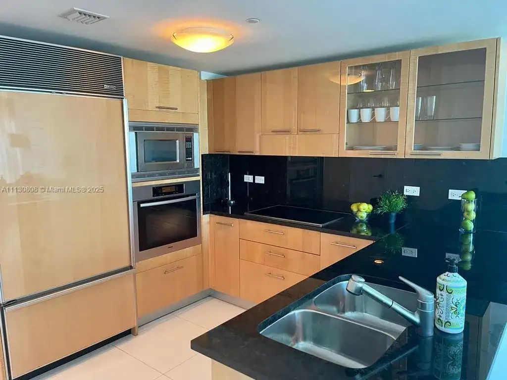 6801 Collins Ave # C1115, Miami Beach FL 33141 photo 3