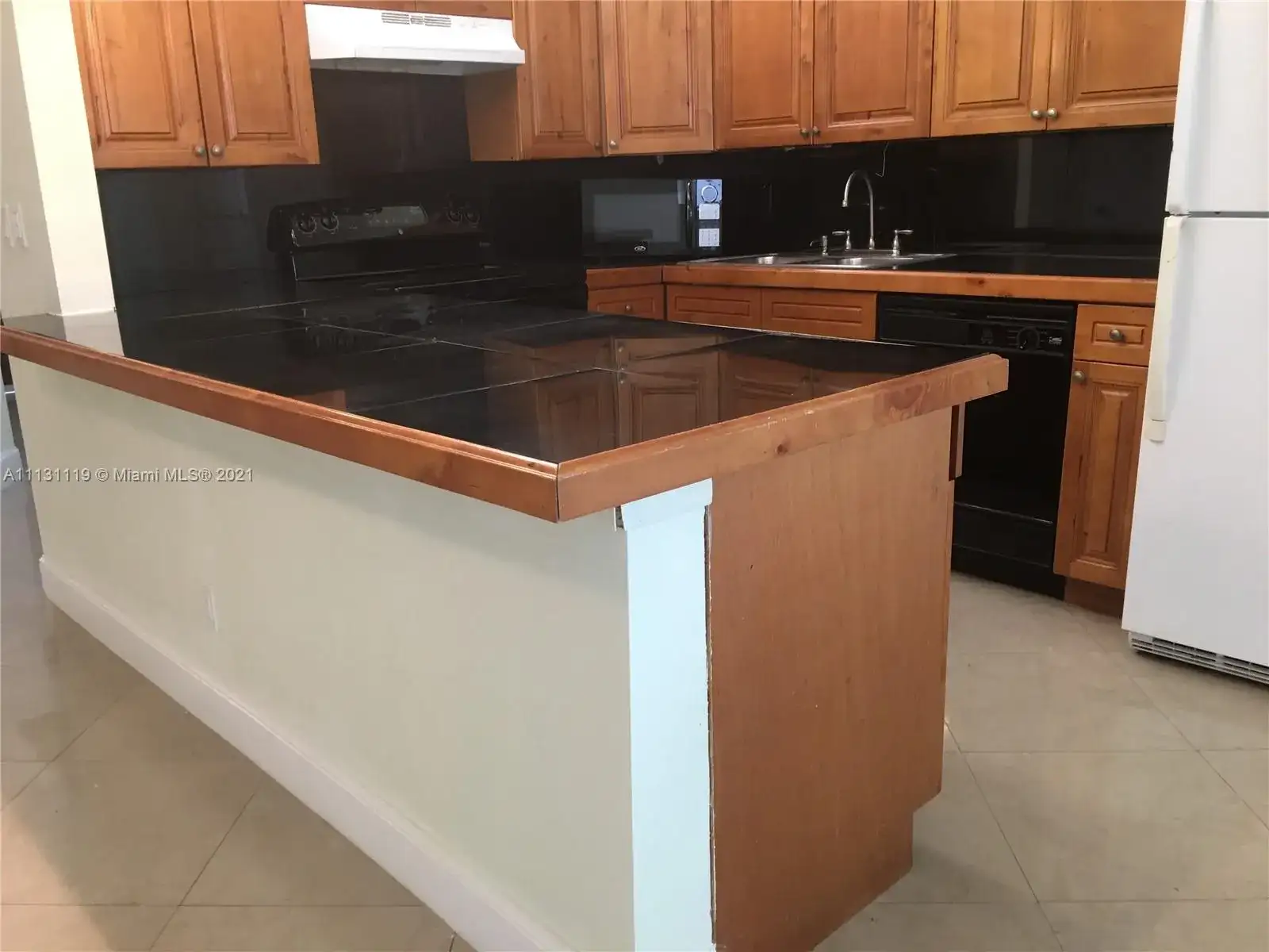 870 NE 182nd St, North Miami Beach FL 33162 photo 5
