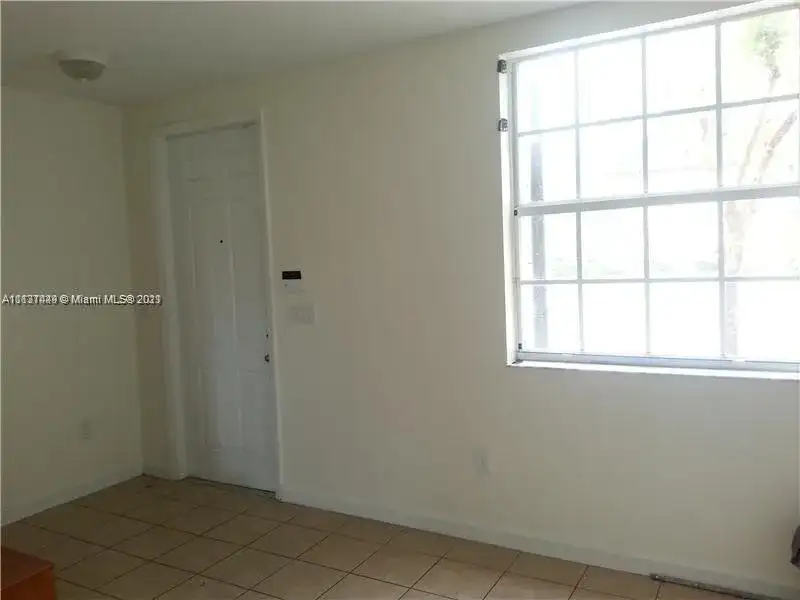 1490 NE 33rd Ave # 13, Homestead FL 33033 photo 2