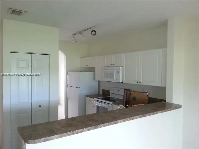 1490 NE 33rd Ave # 13, Homestead FL 33033 photo 4