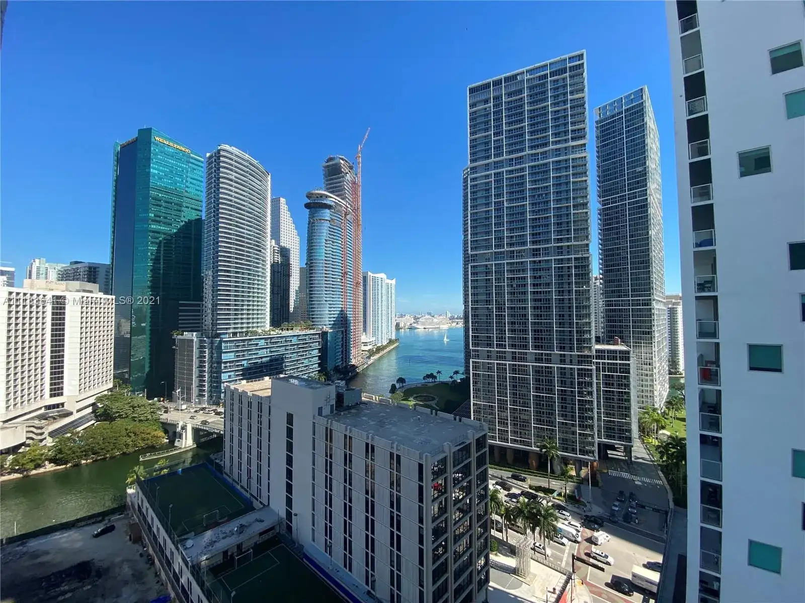 55 SE 6th St # 2107, Miami FL 33131 photo 3