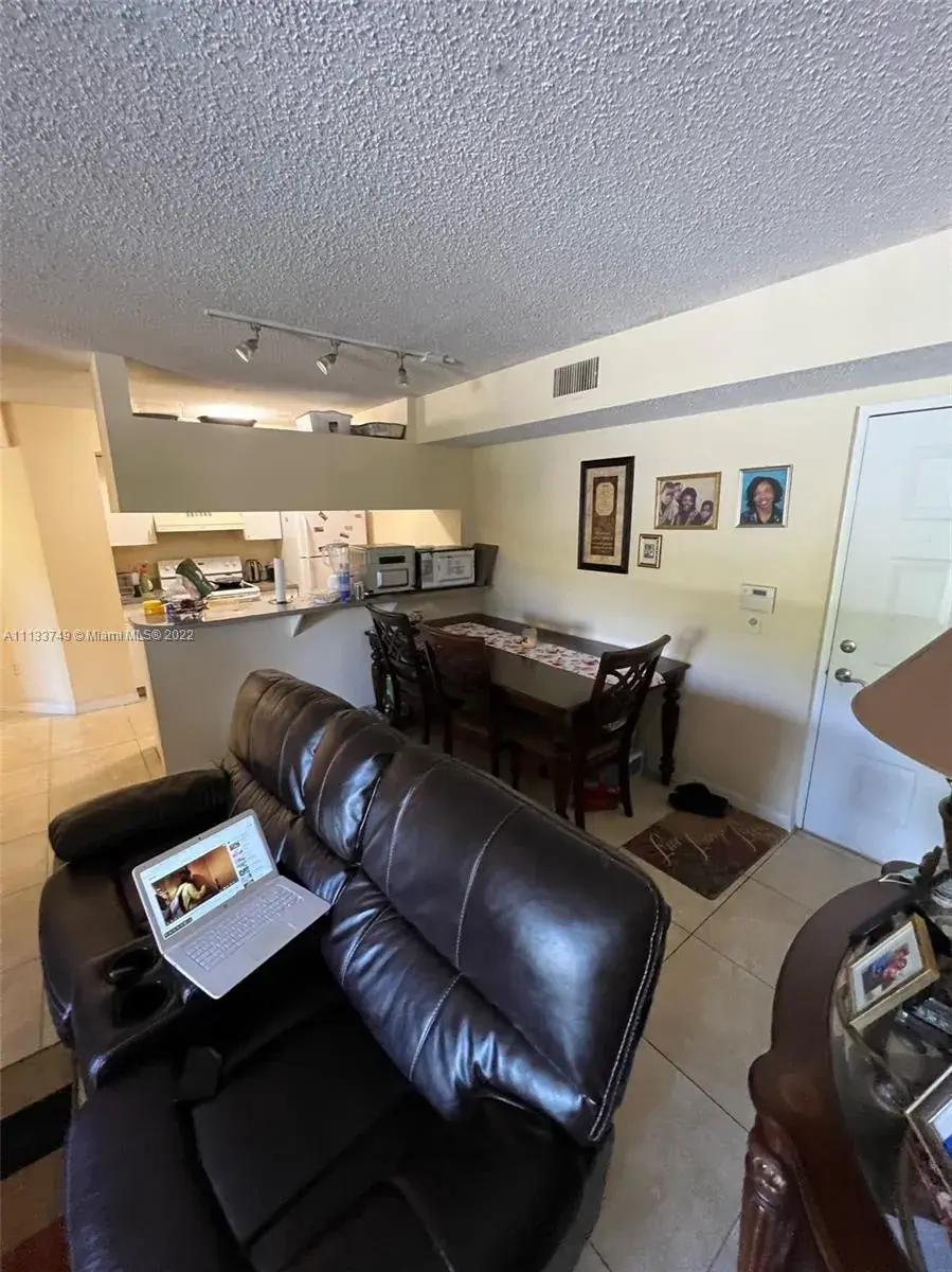 410 S Park Rd # 207, Hollywood FL 33021