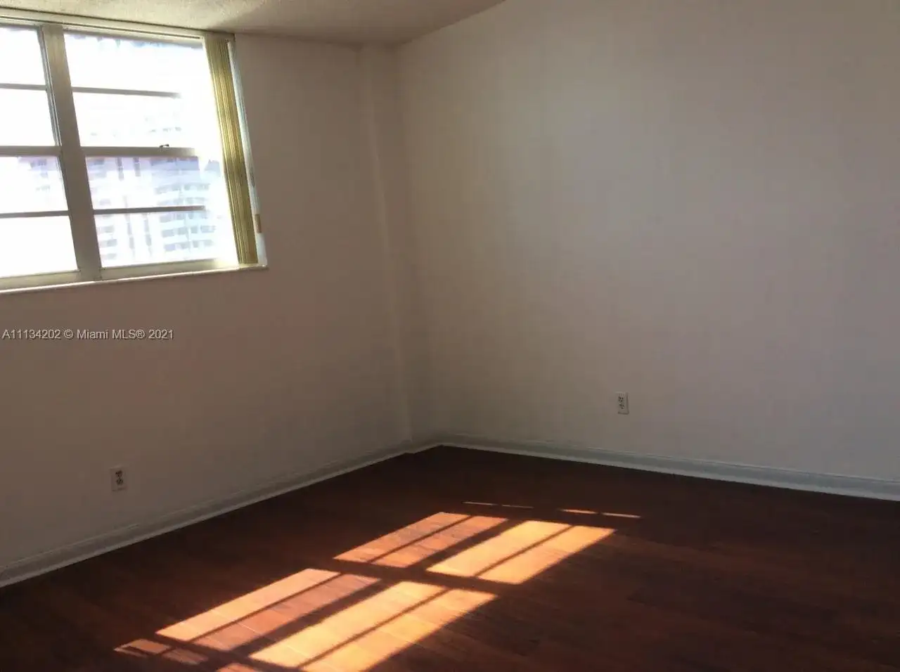 19390 Collins Ave # 905, Sunny Isles Beach FL 33160 photo 4