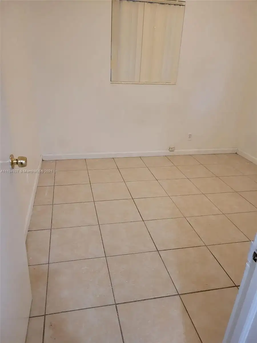 123 SW 68th Ave, Pembroke Pines FL 33023 photo 4