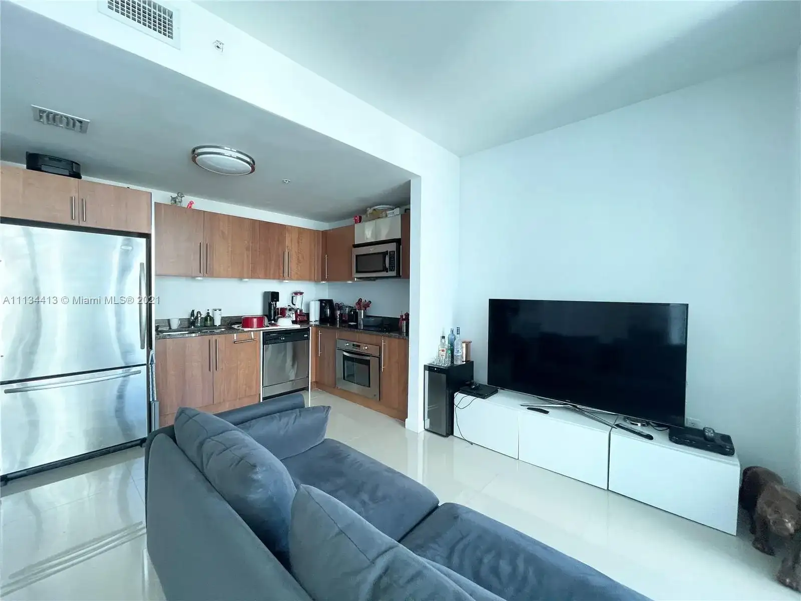 300 S Biscayne Blvd # 2603, Miami FL 33131 photo 2