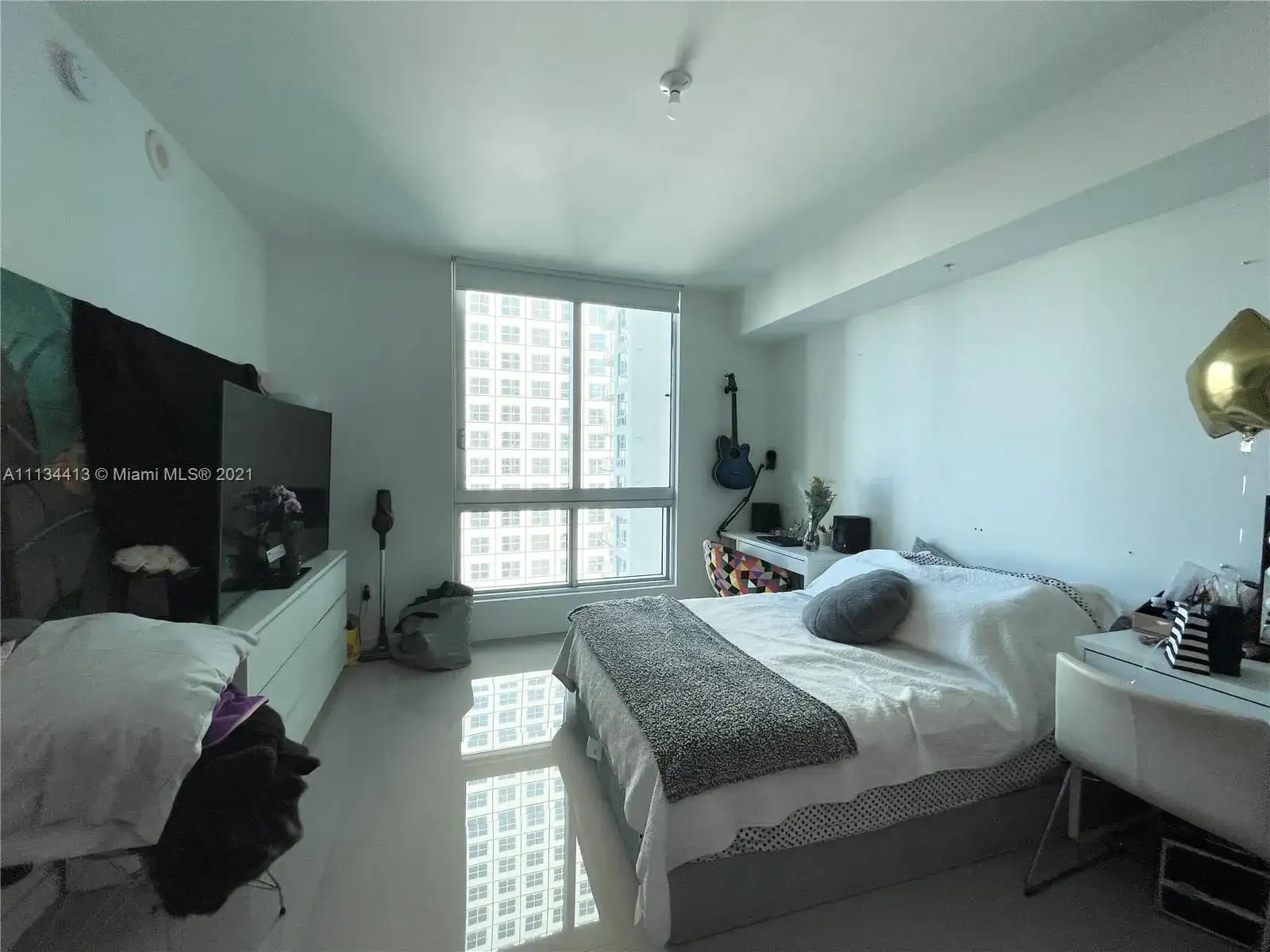 300 S Biscayne Blvd # 2603, Miami FL 33131 photo 4