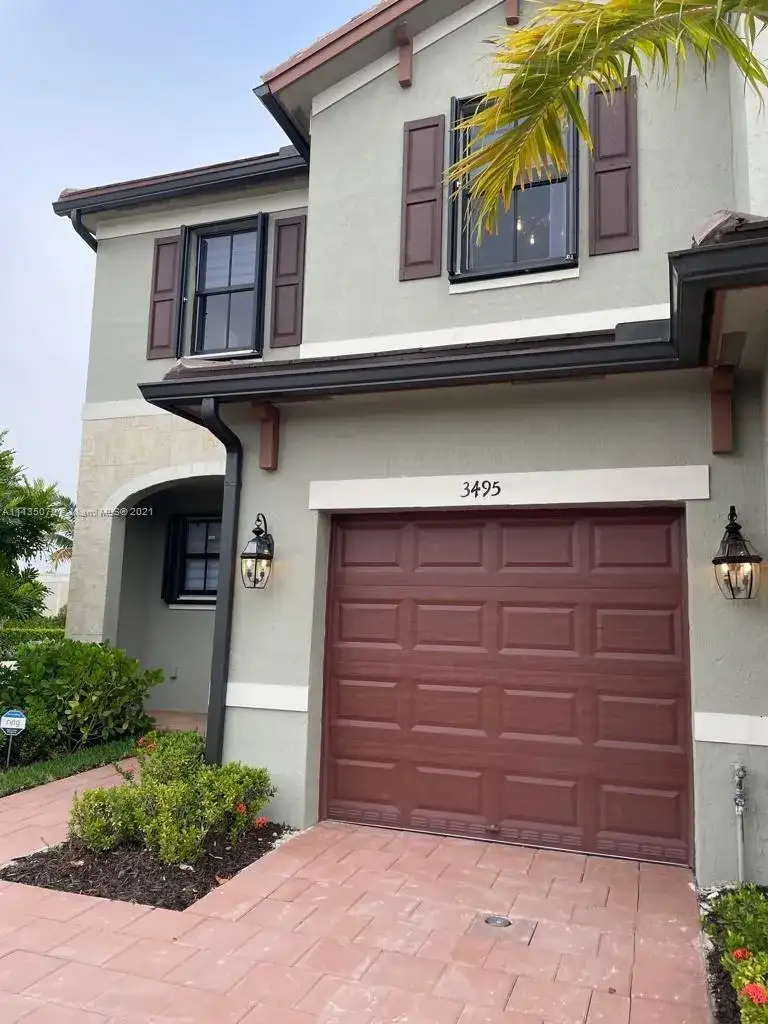 3495 W 106th Ter, Hialeah FL 33018 photo 2