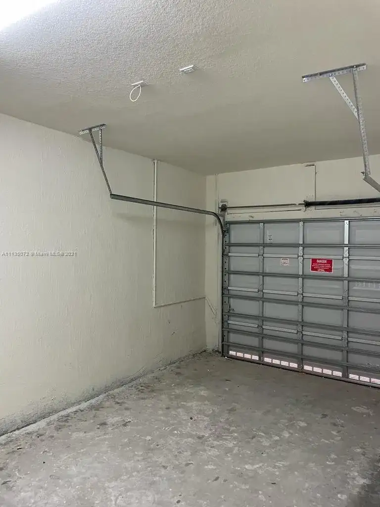 3495 W 106th Ter, Hialeah FL 33018 photo 4