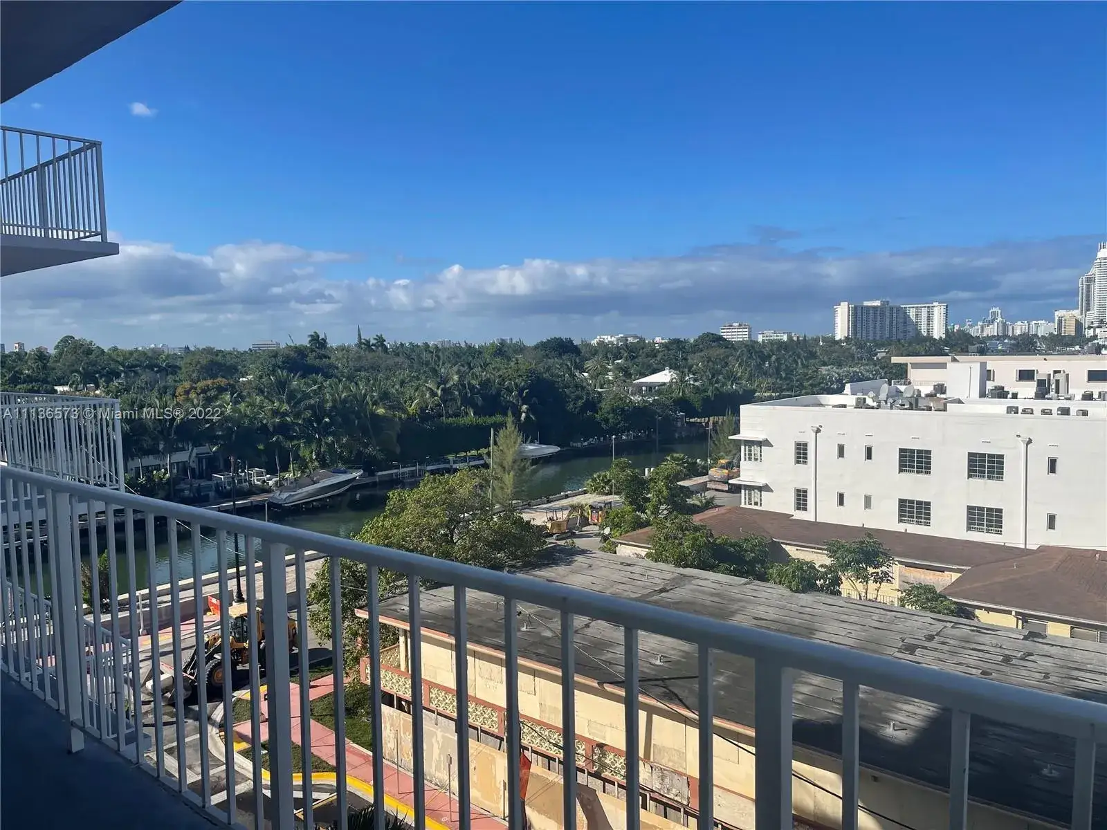 1 bedroom 1 bath Residential for sale at 2829 Indian Creek Dr # 604, Miami Beach FL 33140