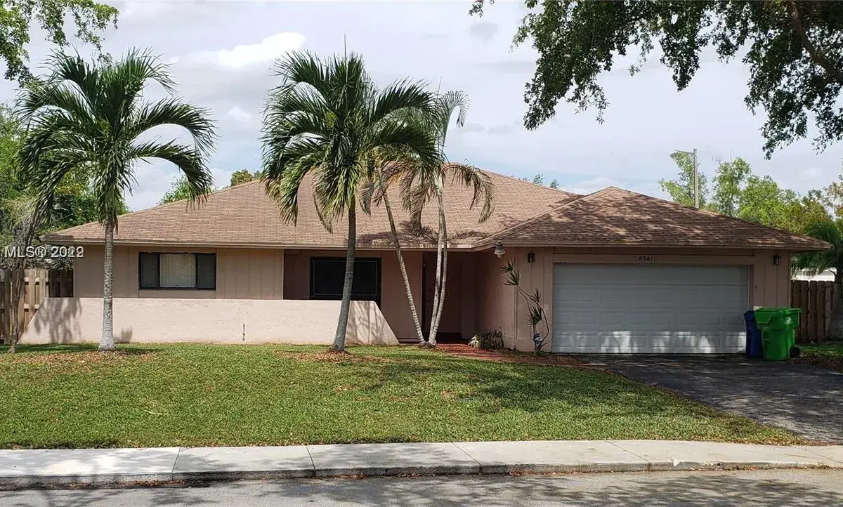 9561 NW 33rd Mnr, Sunrise FL 33351