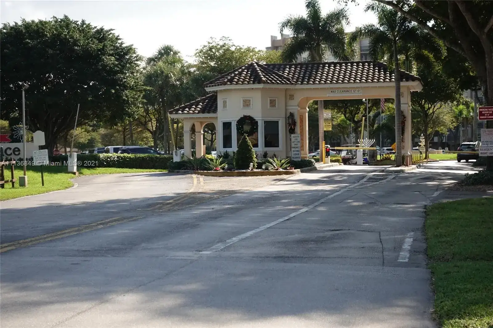1000 Saint Charles Pl # 609, Pembroke Pines FL 33026 photo 2