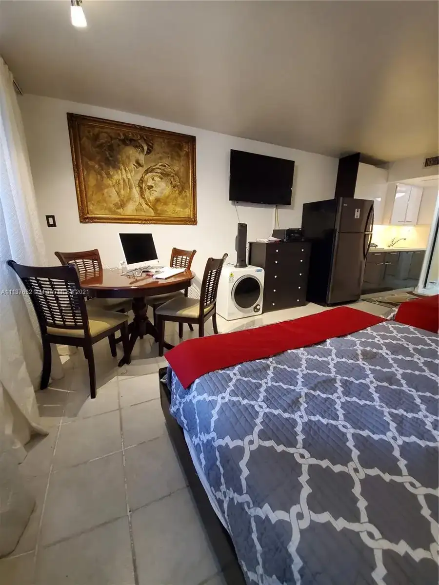 19201 Collins Ave # 106, Sunny Isles Beach FL 33160 photo 2